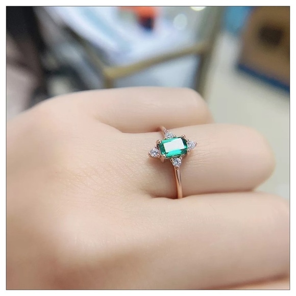 New Rose Gold Plated Sterling Silver Rectangular Emerald Gemstone Ring - Picture 6 of 6